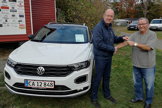 Han vandt en ny bil og fruen havde V5