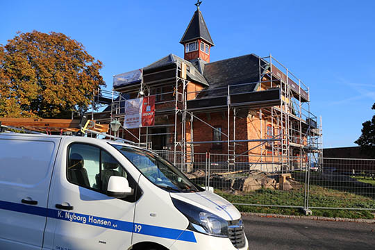 Folkem�dets flotte hus bygges om