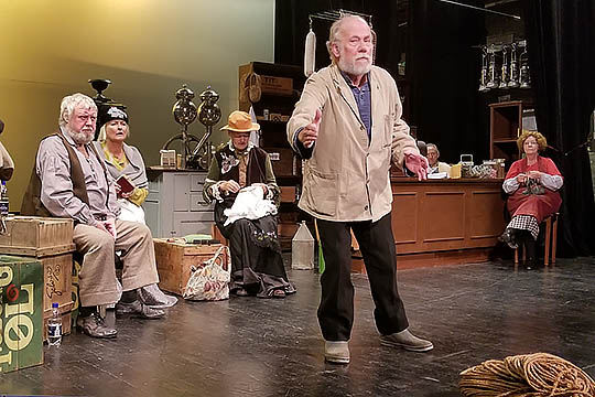 Amat�rscenen overg�r sig selv