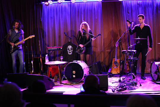 Berejst lady i Raschs Pakhuz