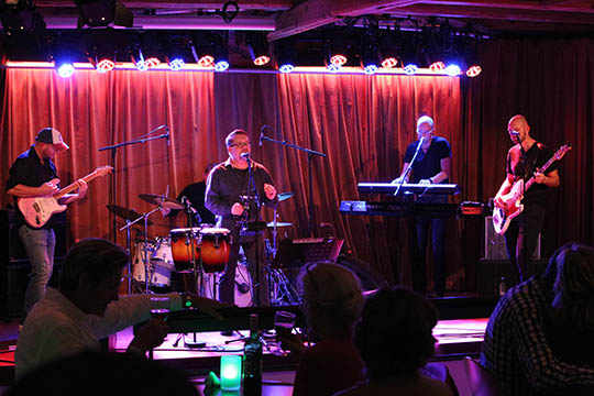 Koncert gav penge til krisecenter