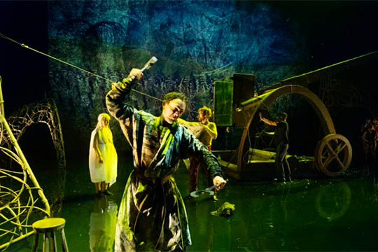 Stort teaterstykke i R�nne Bio