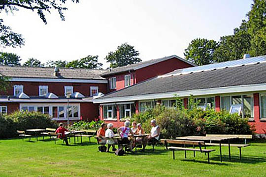 Forstander stopper p� h�jskolen