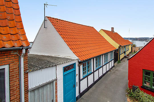 Hus med havudsigt i R�nnes gamle bydel