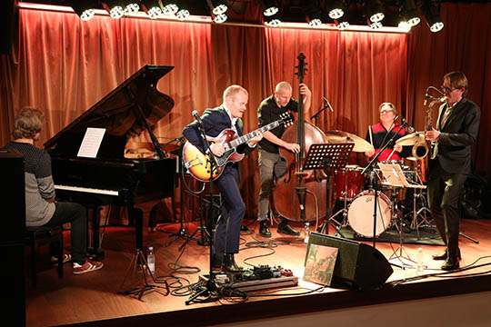 Sk�n hyggejazz i Raschs Pakhuz