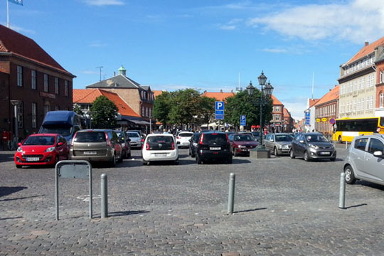 - Det er utopi at g�re Store Torv bilfrit