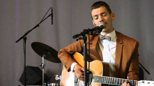 Kendt svensk guitarist g�ster Raschs Pakhuz