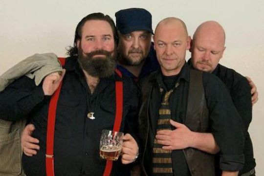 John Mogensen hyldes i Raschs Pakhuz