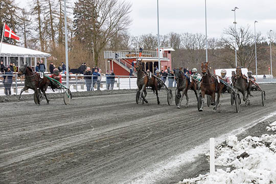 Godkendte cifre p� travbanens �bningsdag