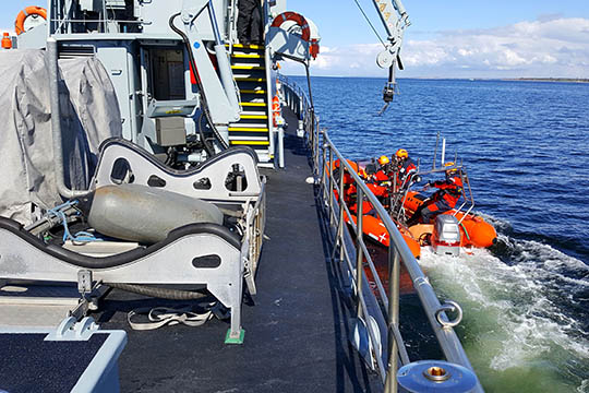 Flotille fisker efter nye medlemmer