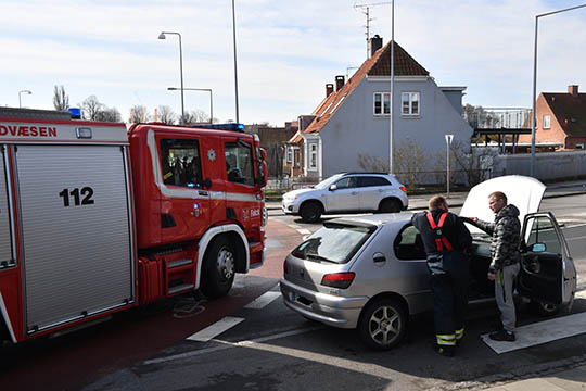 Personbil fik �delagt elnettet
