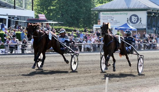 Bornholmerhoppe t�t p� triumf i Lunden