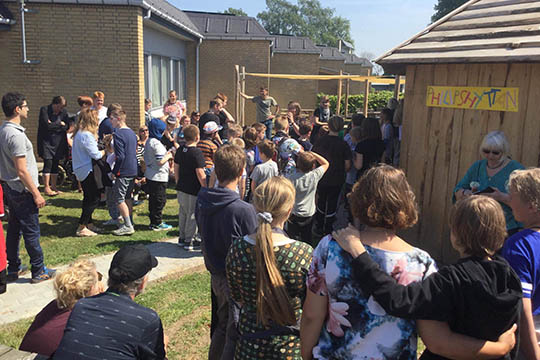 Festlig indvielse af b�lhytte