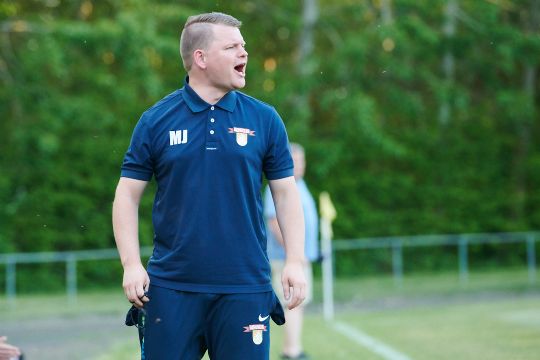 R�nne fB satte point til