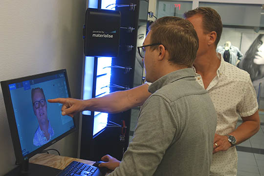 Optiker f�rst med 3D-printede briller