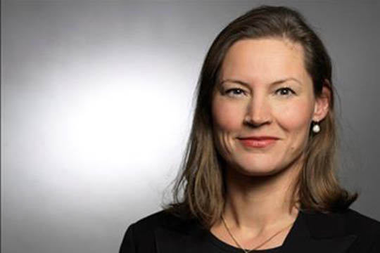 Advokat �bner eget kontor