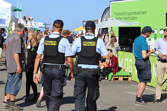 Tre anholdt i sag om muligt r�veri