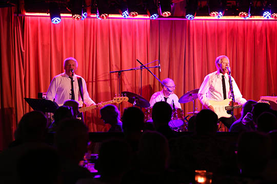 Udsolgt til energisk rockshow