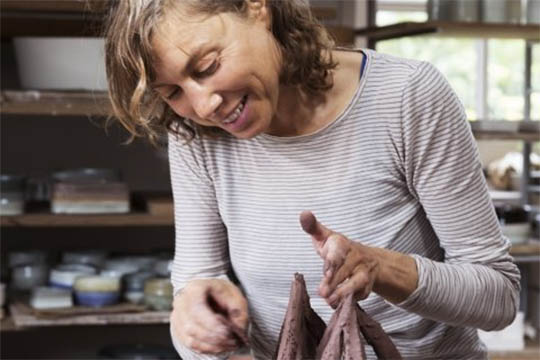 Kommunal st�tte til keramikudstilling