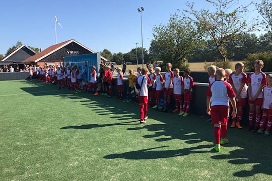 Stor fodboldskole i R�nne