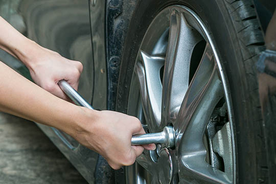 Politiet: Bilister b�r tjekke hjulbolte