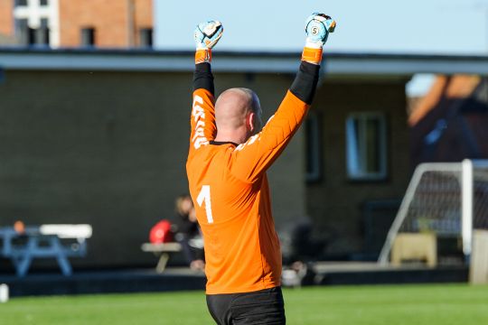 Lokalbolden ruller igen