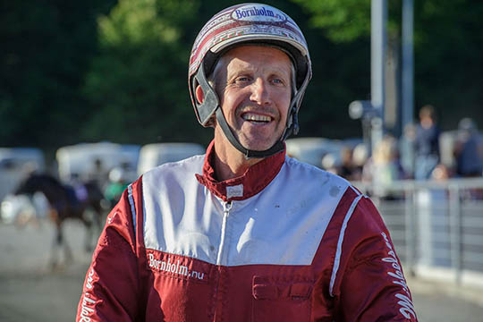 Frank Mikkelsen glad for ny hest i stalden