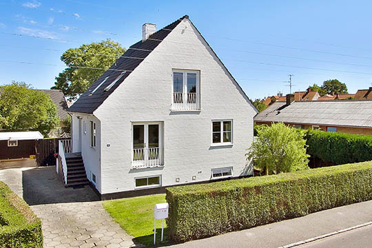 Villa med god k�lder i Nex�