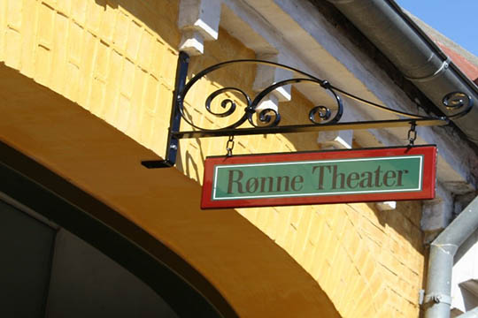 Gratis rundvisninger p� R�nne Theater