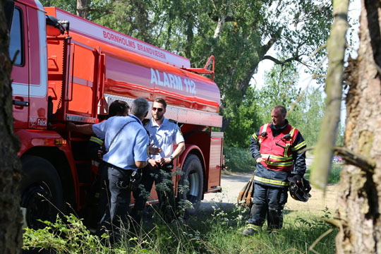 M�tte slukke gl�der fra skovbrand