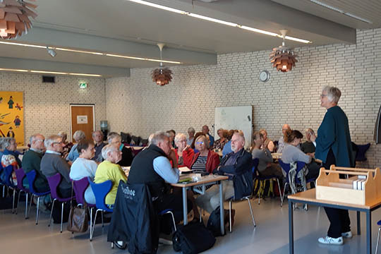 �ldre vil synge h�jskolesange