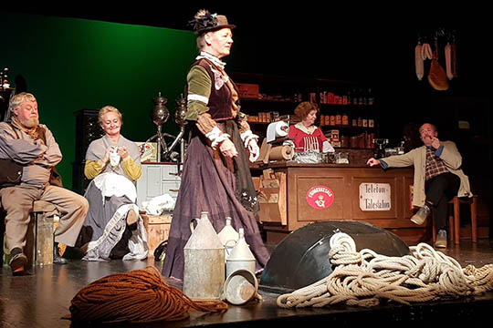 Kabaret gav n�sten 53.000 i overskud