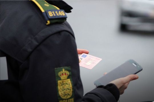 Spritbilist anholdt i R�