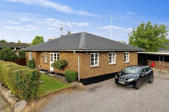 Velindrettet villa i Tejn