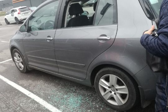 Bornholmeres biler rippet i Malm�