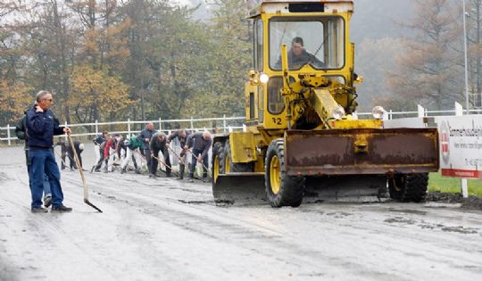 Travbanens forvalter stopper