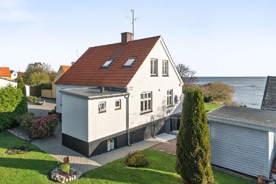 Villa med flot havudsigt i Aarsdale