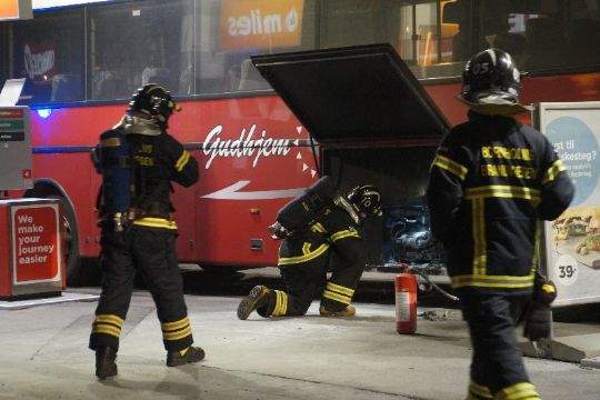 Brand i bus p� Circle K i R�nne