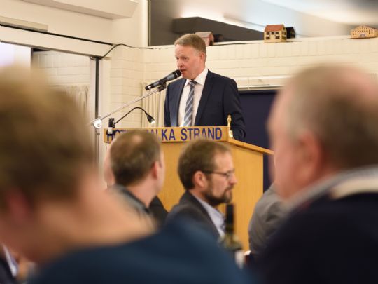 - Uvidende g�r klimadebatten en anelse hysterisk