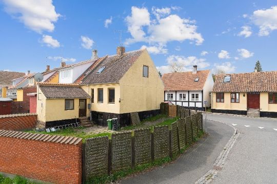 Firma anklaget i sag om bop�lspligt