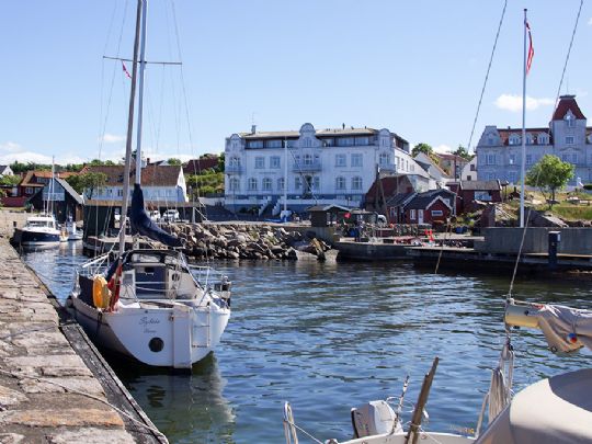 BRK investerer p� Sandvig Havn