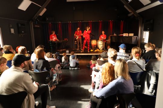 Velbes�gt familiekoncert i Svaneke