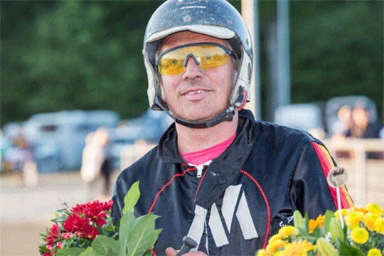 Sp�ndende alliance p� travbanen