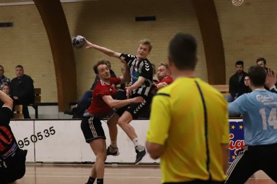 Viking/R�nne i t�t udekamp