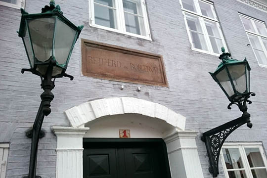 Overtr�t bilist frifundet for slingrek�rsel