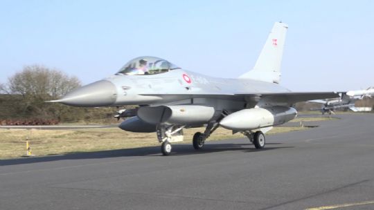 F-16 kampfly m�tte s�ge sikkerhed