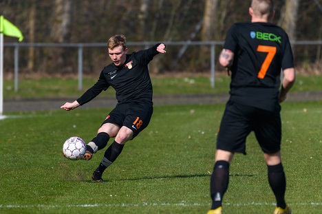 R�nne fB henter tre point