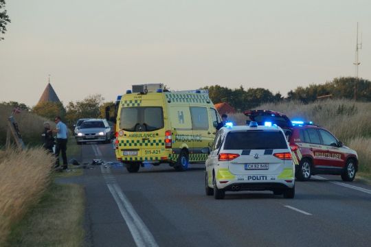 To personer p� hospitalet efter trafikuheld ved Olsker