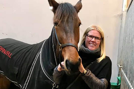 Call Me Baunely faldt sammen som et korthus