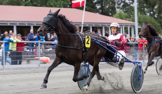 Stort forspring til Frank Mikkelsen